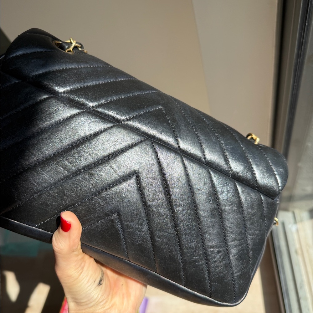 Chanel flap bag black and gold - Picture 9 of 12